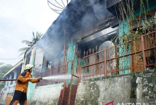 1 Unit Rumah di Pekanbaru Ludes Terbakar - GenPI.co RIAU