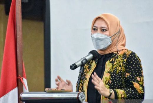Bupati Inhu Rezita Meylani Termuda se-Indonesia - GenPI.co RIAU