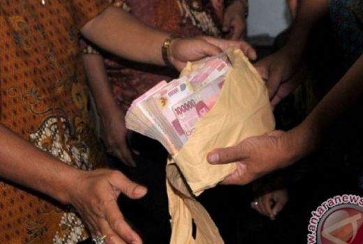 Peras Pemilik Lahan, 4 Oknum DLHK Riau Terjaring OTT - GenPI.co RIAU