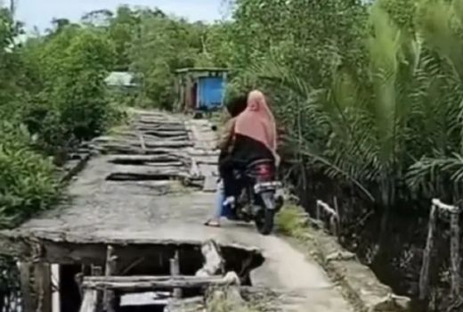 Jembatan Lamban Diperbaiki, Ini Kata Dinas PU Inhil - GenPI.co RIAU