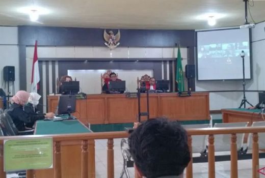 Hakim Vonis Bupati Nonaktif Kuansing 5 Tahun Penjara - GenPI.co RIAU