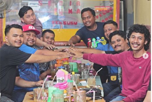 Presiden Klub PSPS Riau Bertemu Fans dan Suporter - GenPI.co RIAU