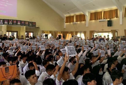 Mahasiswa Unri Desak Nadiem Makarim Sanksi Dosennya - GenPI.co RIAU