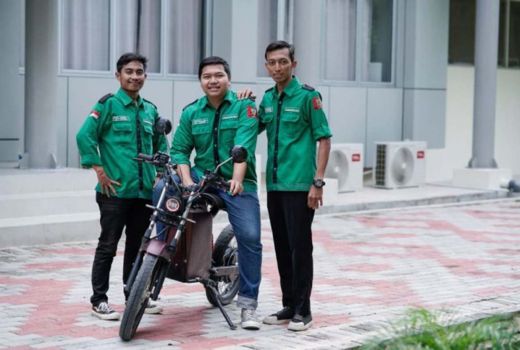 Keren! Mahasiswa Pekanbaru Ini Bikin Motor Listrik Jap Style - GenPI.co RIAU