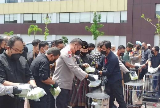 Polda Riau Musnahkan 243 Kilogram Sabu dan 405 Ribu Pil Ekstasi - GenPI.co RIAU