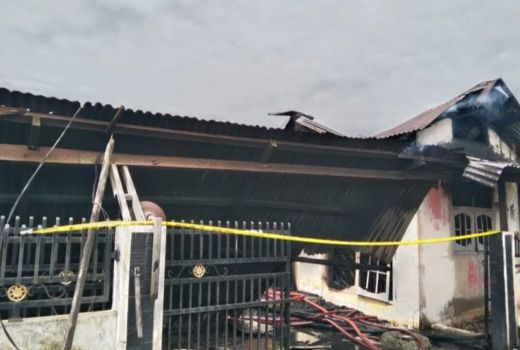 Kebakaran Sebuah Rumah di Pekanbaru, Tewaskan Seorang Pria - GenPI.co RIAU
