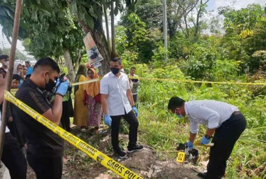 Mayat Bayi Ditemukan di Tepi Jalan, Polres Kampar Cari Orang Tuanya - GenPI.co RIAU