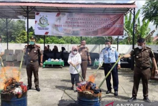 Kejari Inhu Musnahkan Barang Bukti, Ada Sabu hingga Airsoft Gun - GenPI.co RIAU