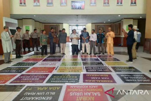 Sejumlah Dosen UIN Suska Riau Demo Gegara Tunjangan Dipotong - GenPI.co RIAU