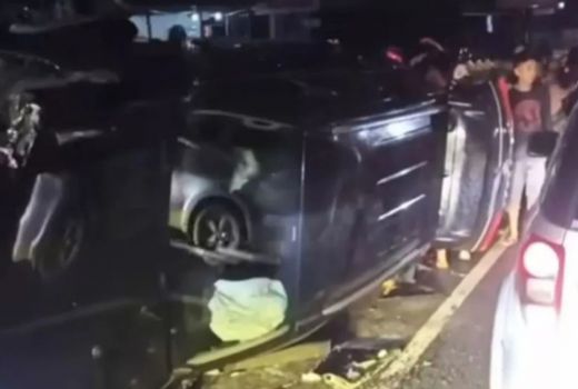 Gegara Mengantuk, Fortuner Tabrak Pembatas Jalan di Pekanbaru - GenPI.co RIAU