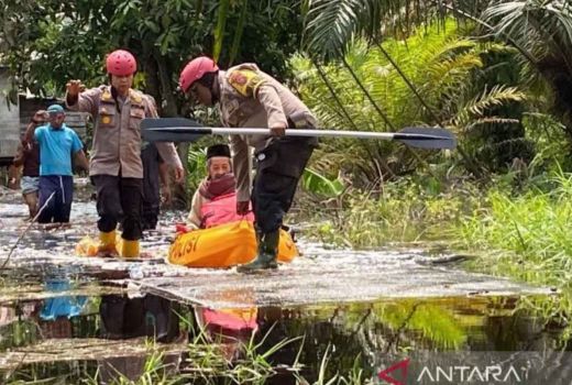Banjir Terjang Ribuan Rumah di Siak, Air Belum Surut - GenPI.co RIAU