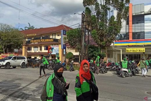 Ratusan Ojol Ribut dengan Petugas Keamanan Perumahan di Pekanbaru - GenPI.co RIAU