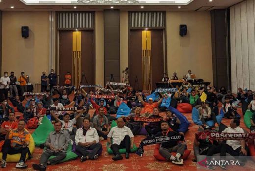 Digelar Tanpa Penonton, Liga 1 Dilanjutkan Mulai Senin Besok - GenPI.co RIAU