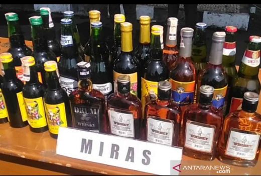 Operasi Pekat, Polres Dumai Sita Ribuan Botol Minuman Keras - GenPI.co RIAU