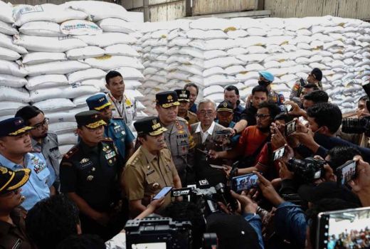 Syamsuar Pastikan Stok Beras di Riau Aman hingga 3 Bulan ke Depan - GenPI.co RIAU