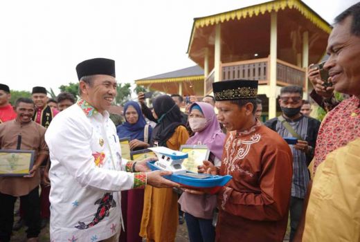 Tingkatkan Produksi Ikan, Nelayan di Inhu Dapat Bantuan Kapal - GenPI.co RIAU