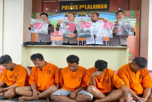 Rampok Alat Berat, Polres Pelalawan Tangkap 7 Pelaku - GenPI.co RIAU