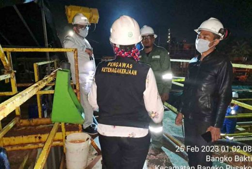 Tekan Kecelakaan Kerja, Disnakertrans Riau Bikin Terobosan - GenPI.co RIAU
