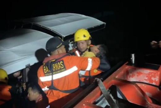 Kapal Wisata Alami Mesin Mati di Bengkalis, 23 Penumang Dievakuasi - GenPI.co RIAU