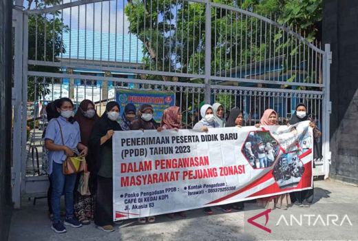 Sejumlah Orang Tua Calon Siswa Datangi Sekolah di Pekanbaru Protes PPDB - GenPI.co RIAU