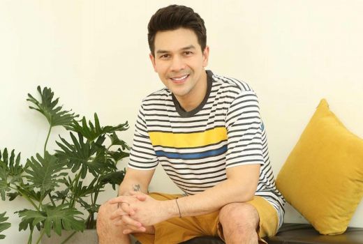 Artis Duda Ganteng Jonathan Frizzy Dikabarkan Dekat dengan Olla Ramlan, Benarkah? - GenPI.co SULSEL