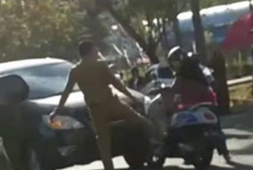 ASN Sinjai yang Viral Tendang Sepeda Motor Bocah Ditahan Polisi - GenPI.co SULSEL