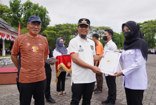Gubernur Sulsel Serahkan SK PNS dan CPNS Lulusan IPDN, Hamdalah - GenPI.co SULSEL