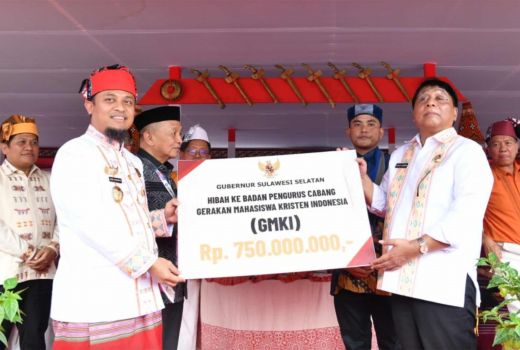 GMKI Banyak Bantu Pemerintah, Gubernur Sulsel Serahkan Rp750 Juta - GenPI.co SULSEL