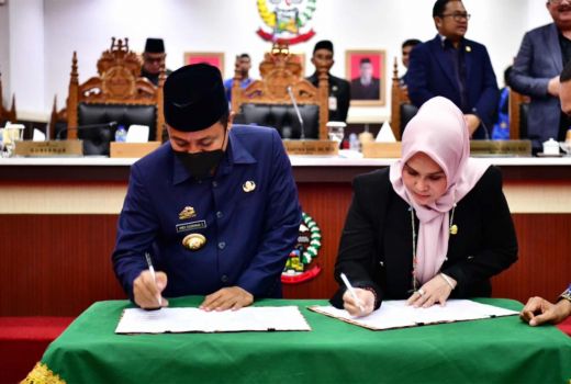 Gubernur Sulsel dan DPRD Sepakat Alokasikan Rp20 Triliun di 2023 - GenPI.co SULSEL