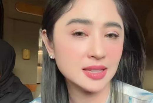 Dewi Perssik Cantiknya Kelewatan, Netizen Tuding Pakai Susuk - GenPI.co SULSEL