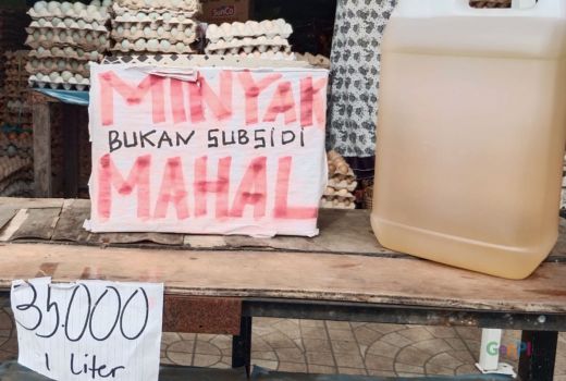 Harga Minyak Goreng Naik, Curhat Pedagang Bikin Elus Dada - GenPI.co SULSEL