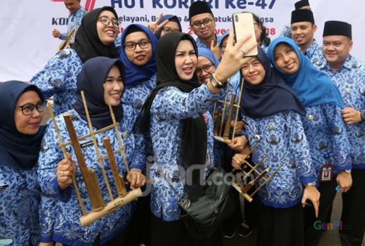 PNS dan ASN Buruan Cek Rekening, Ada Duit Masuk - GenPI.co SULSEL