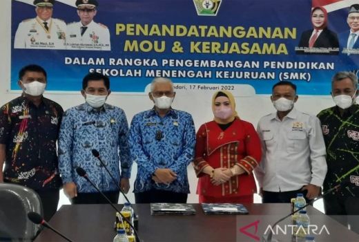 Carikan Lulusan SMK Pekerjaan, Dikbud Sultra Gandeng Pihak Ketiga - GenPI.co SULTRA