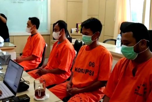 Detik-Detik Polisi Gerebek Truk Bawa 15 Ribu Solar di Kendari - GenPI.co SULTRA