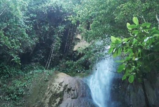 Air Terjun Kahauhauna, Wisata Tersembunyi di Hutan Perawan Buton - GenPI.co SULTRA