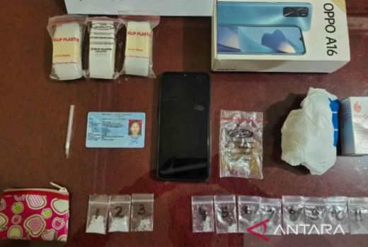 Kasihan, Mama Muda Ini Diciduk di Rumah Mertua Gara-Gara Sabu - GenPI.co SULTRA
