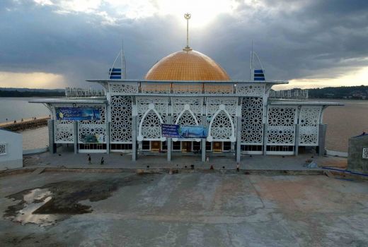 Masjid Al-Alam Wisata Religi Kendari, Indah Sekali - GenPI.co SULTRA