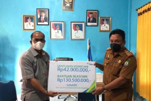 Ayah Meninggal, BPJAMSOSTEK Sultra Beri Ahli Waris Rp172,5 Juta - GenPI.co SULTRA