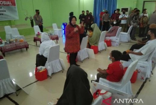 Mensos Risma di Sultra: Kalian Pegang HP Itu Bisa Bermata Dua - GenPI.co SULTRA