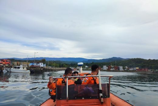 Byur! Seorang Penumpang Kapal Jatuh ke Laut, Begini Nasibnya - GenPI.co SULTRA