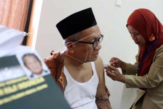 294 Calon Jemaah Haji Kendari Sudah Vaksin Meningitis - GenPI.co SULTRA