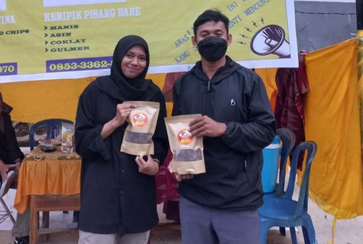 Berawal dari Bosan, Yesti Sukses Usaha Keripik Pisang di Kendari - GenPI.co SULTRA