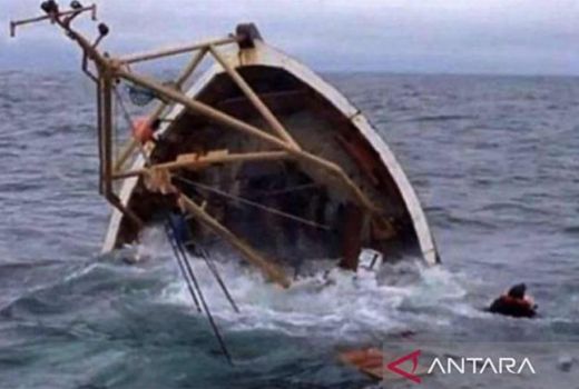 3 Pemancing Ikan di Teluk Kendari Digulung Ombak, 1 Korban Hilang - GenPI.co SULTRA