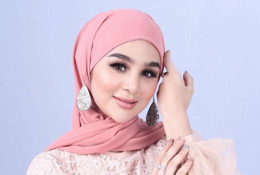 Hana Hanifah Putuskan Hijrah, Lebih Cantik Pakai Hijab, Masyaallah - GenPI.co SULTRA