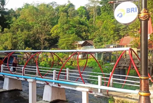 BRI Peduli Bersih-Bersih Kali, Semangat Cinta Lingkungan dan Gerakkan Ekonomi Rakyat - GenPI.co SULTRA
