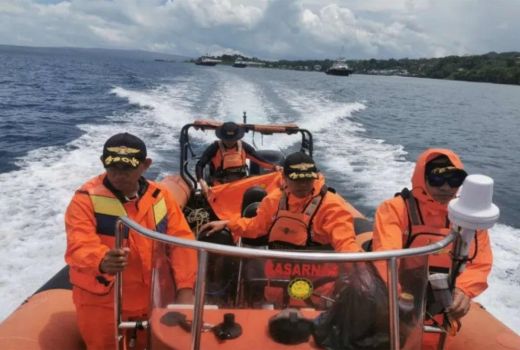 6 Orang Terapung di Perairan Wakatobi Sulawesi Tenggara, Tolong! - GenPI.co SULTRA