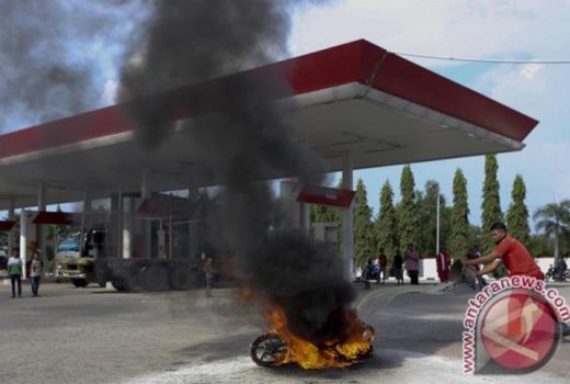 Kebakaran Sepeda Motor di SPBU Tapak Kuda Kendari, Diduga karena Ini - GenPI.co SULTRA