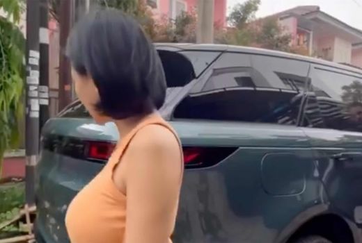 Nikita Mirzani Pamer Mobil Mewah Baru, Sindiran Halus ke Haters - GenPI.co SULTRA