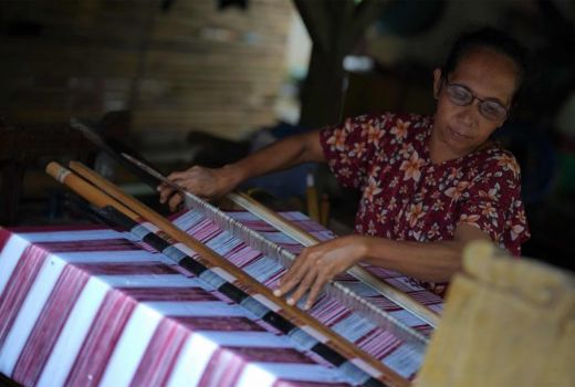 Kembangkan Wisata Minat Khusus, Masa Depan Tenun Sutra Cerah - GenPI.co SULTRA