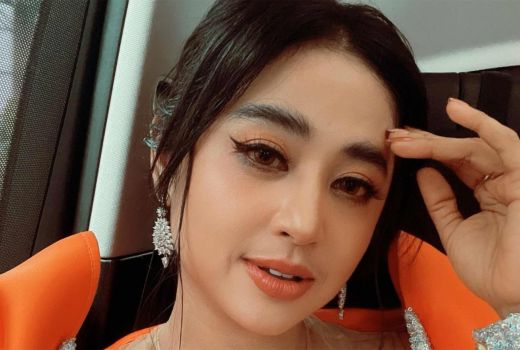 Belum Damai, Dewi Perssik Lancarkan Serangan ke Ketua RT - GenPI.co SULTRA